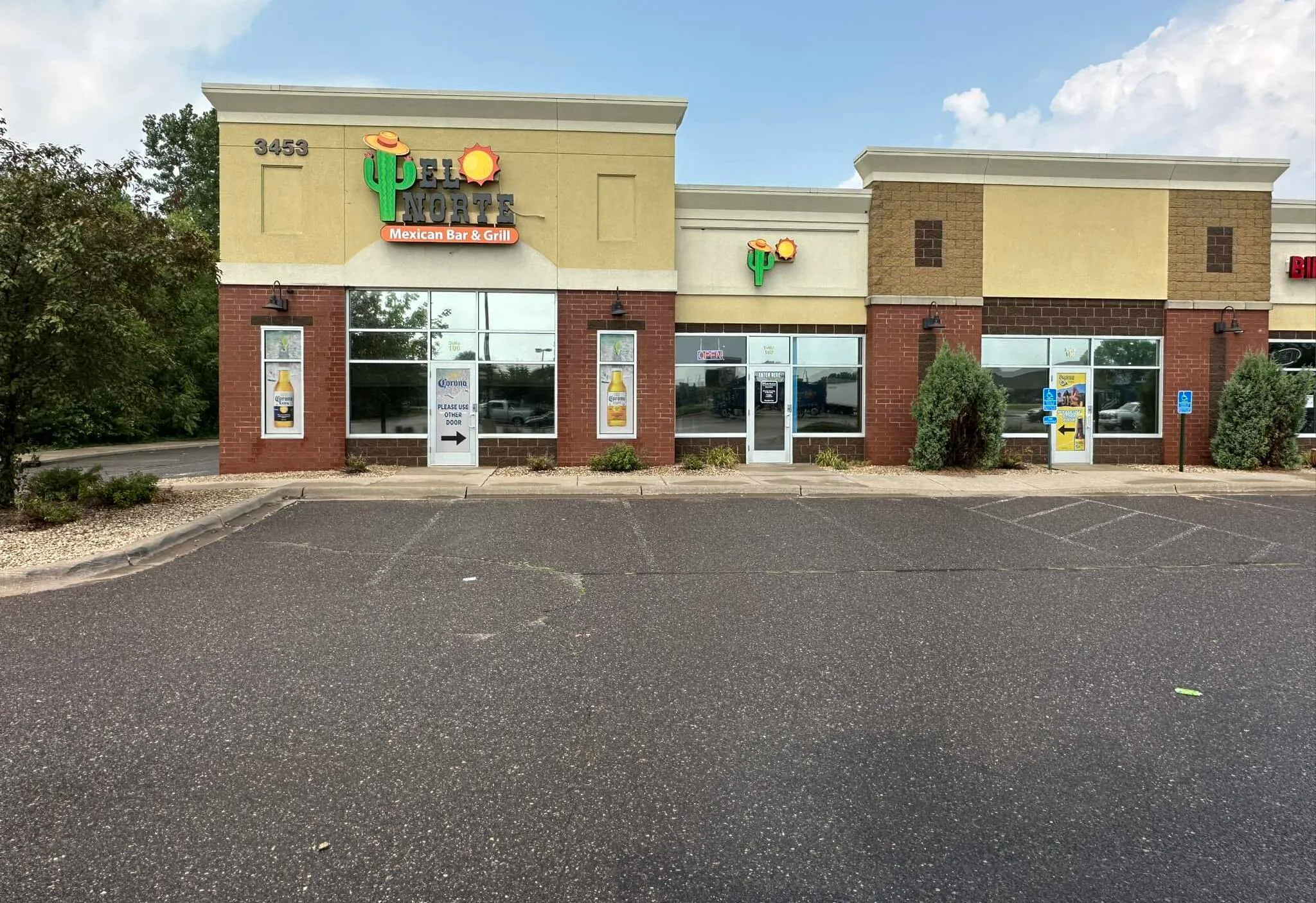 Banner Image of food served fresh by the best online delivery service.