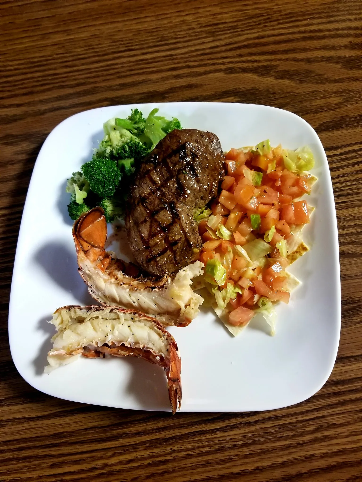 Gallery Image of food offered by a reliable online food delivery restaurant. 1