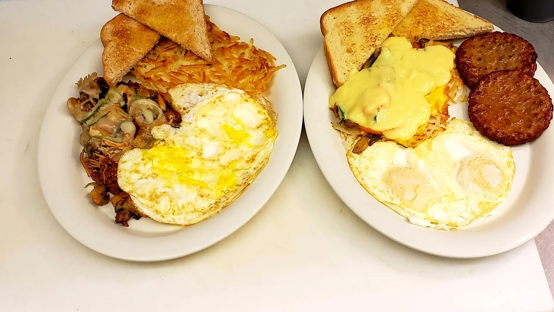 Banner Image of food from a top-rated restaurant for home delivery.