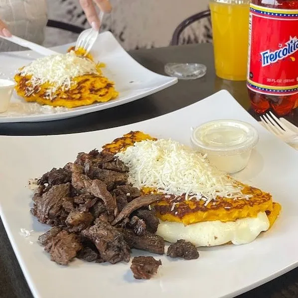 Gallery Image of food offered by a reliable online food delivery restaurant.11