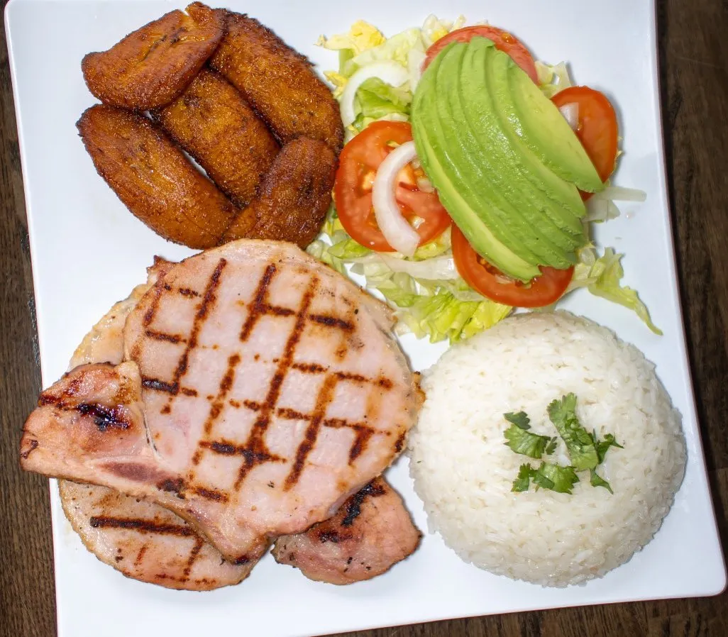 Banner Image of food from a popular restaurant delivering online.