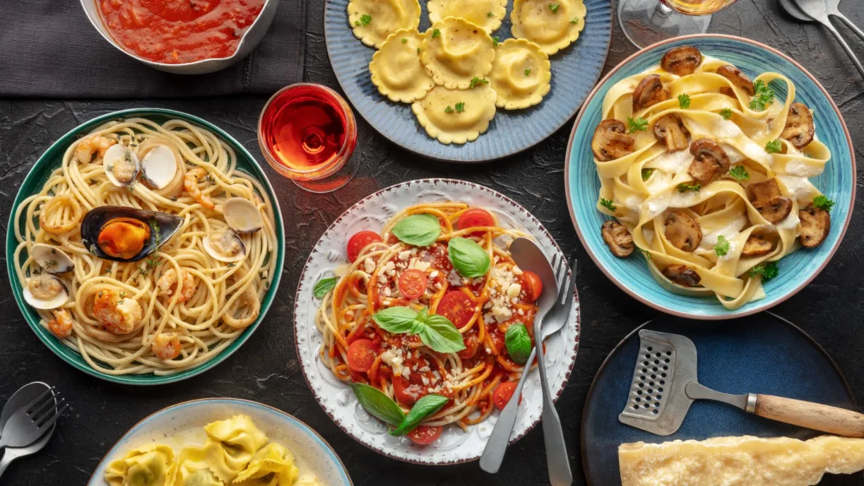 Banner Image of food delivered by the best food delivery restaurant.