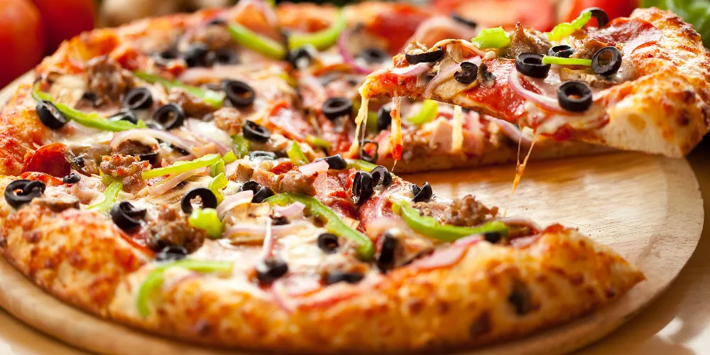 Banner Image of food served with doorstep delivery from a leading restaurant.