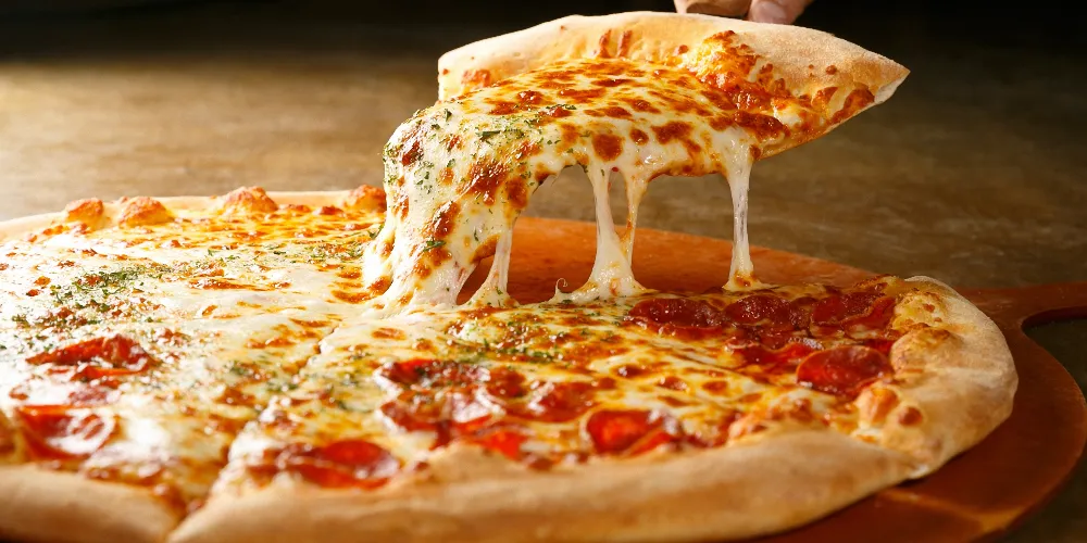 Banner Image of food served with doorstep delivery from a leading restaurant.