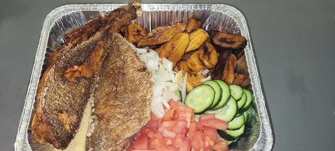 Gallery Image of food prepared by a trusted restaurant for online ordering.3