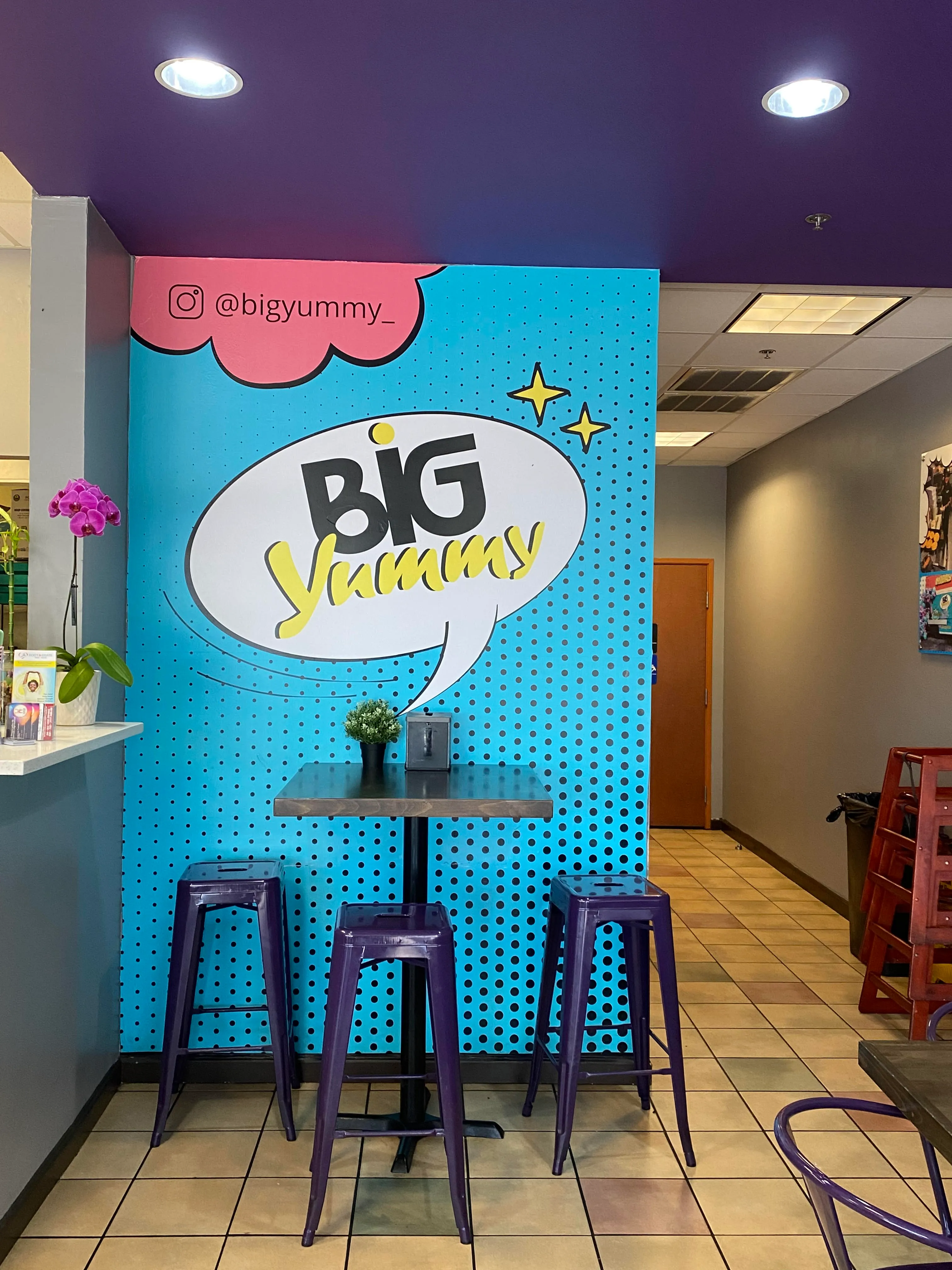 About Image of food from a top-rated restaurant for home delivery