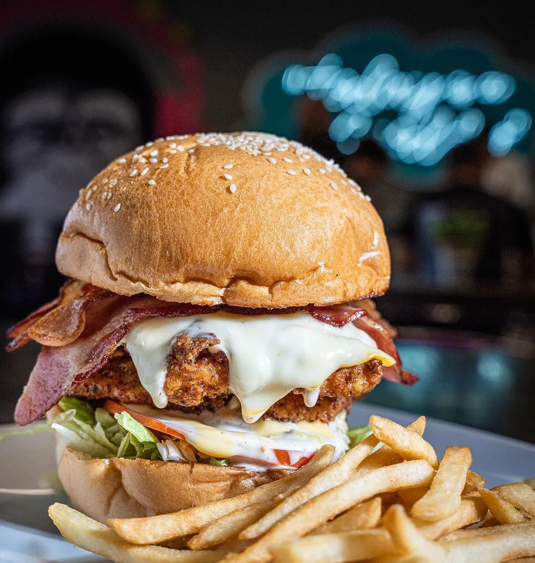 Gallery Image of food from a popular restaurant delivering online.14