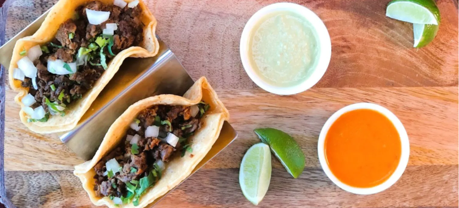 Banner Image of food from a premium restaurant offering fast delivery.2