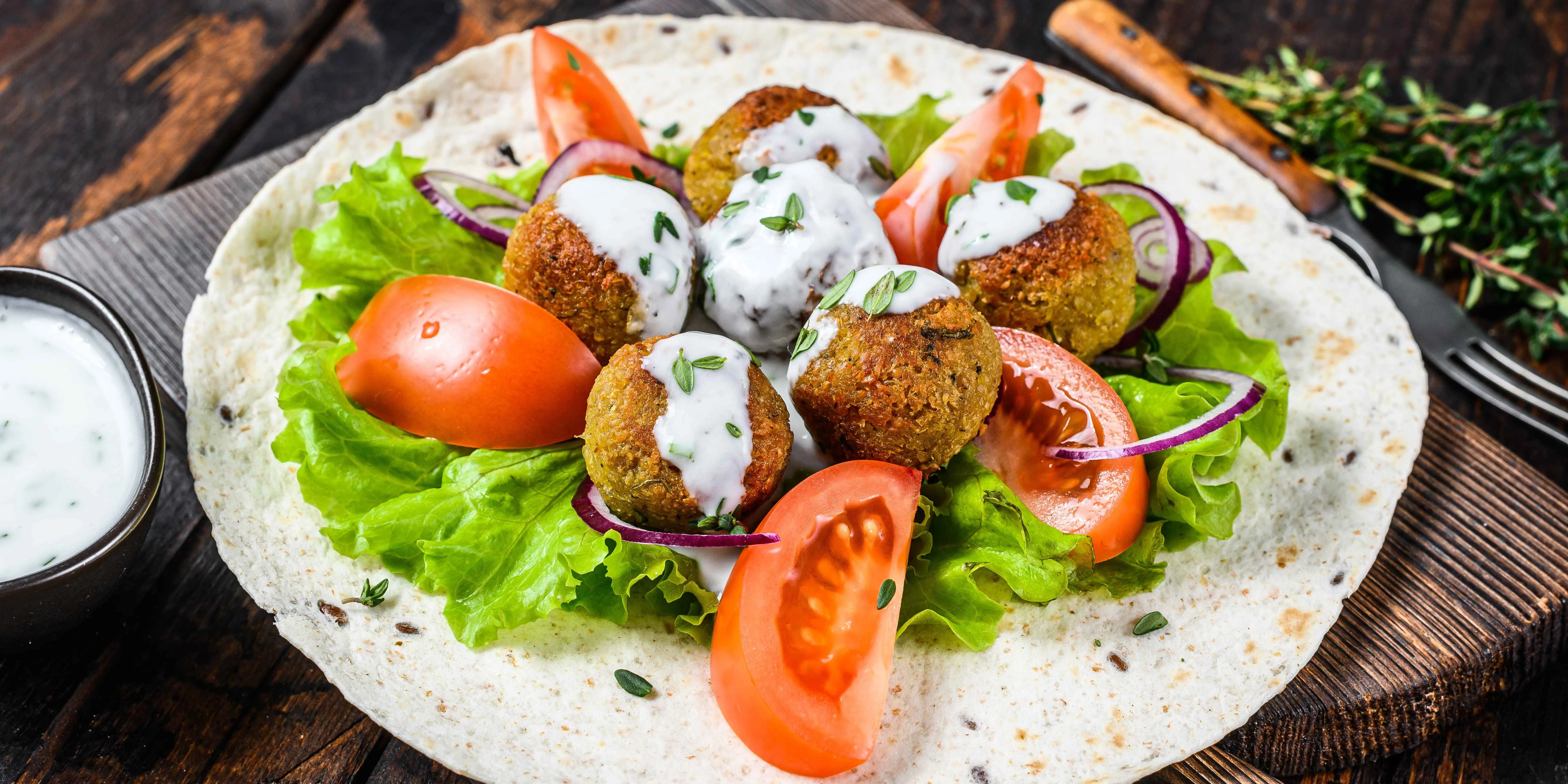 Banner Image of food served with doorstep delivery from a leading restaurant.