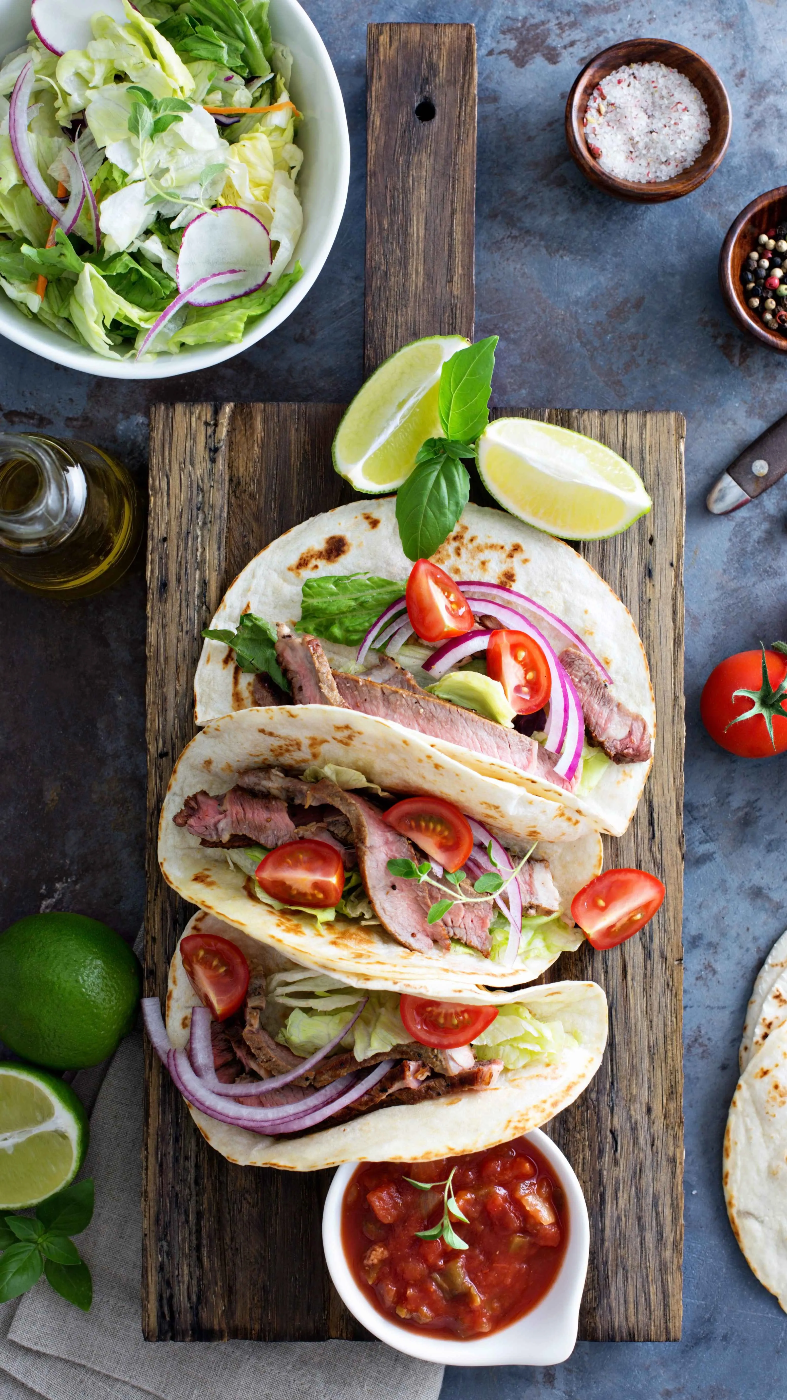 Mobile Banner Image of food from a popular restaurant delivering online.