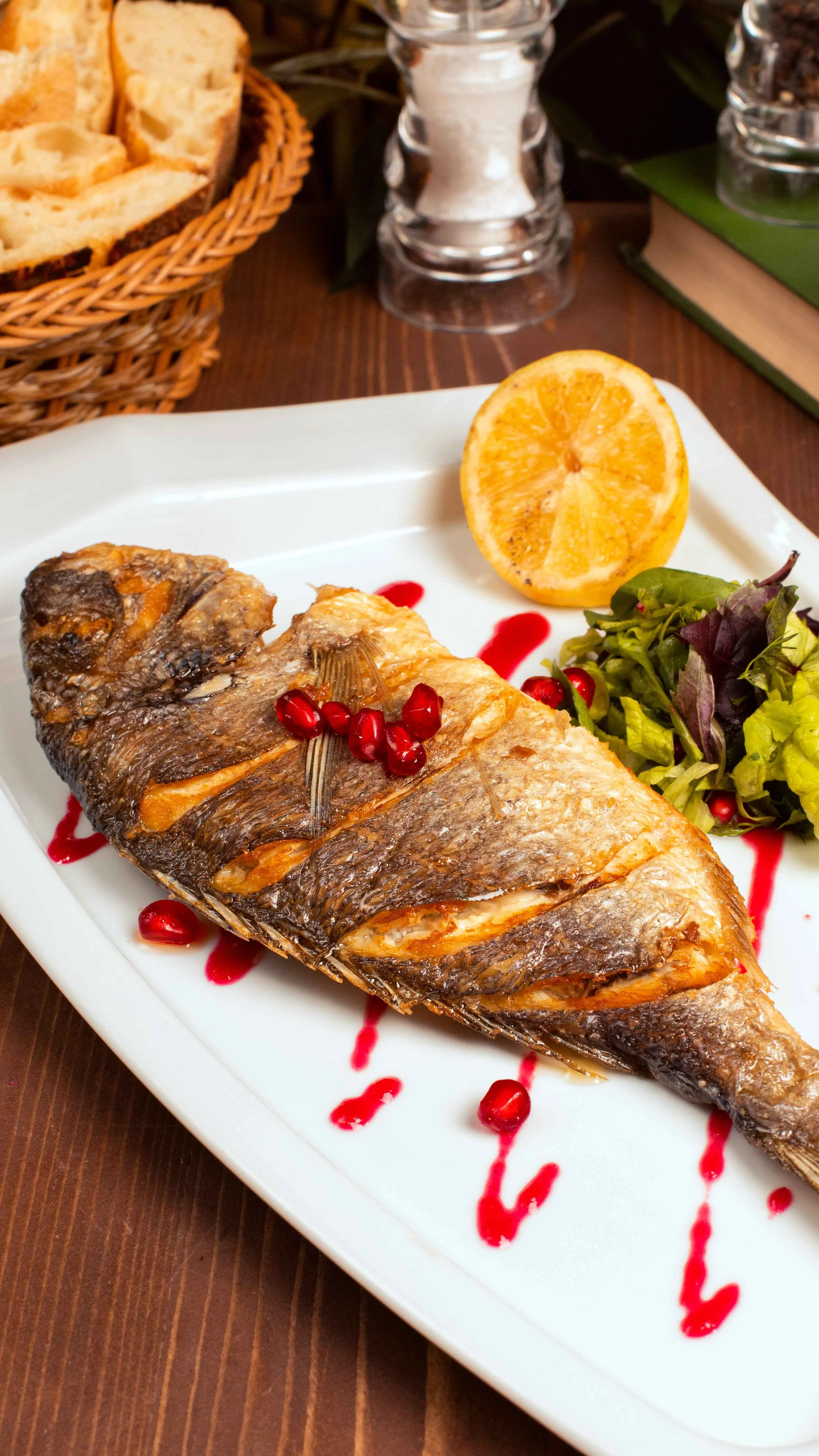 Mobile Banner Image of food from a premium restaurant offering fast delivery.