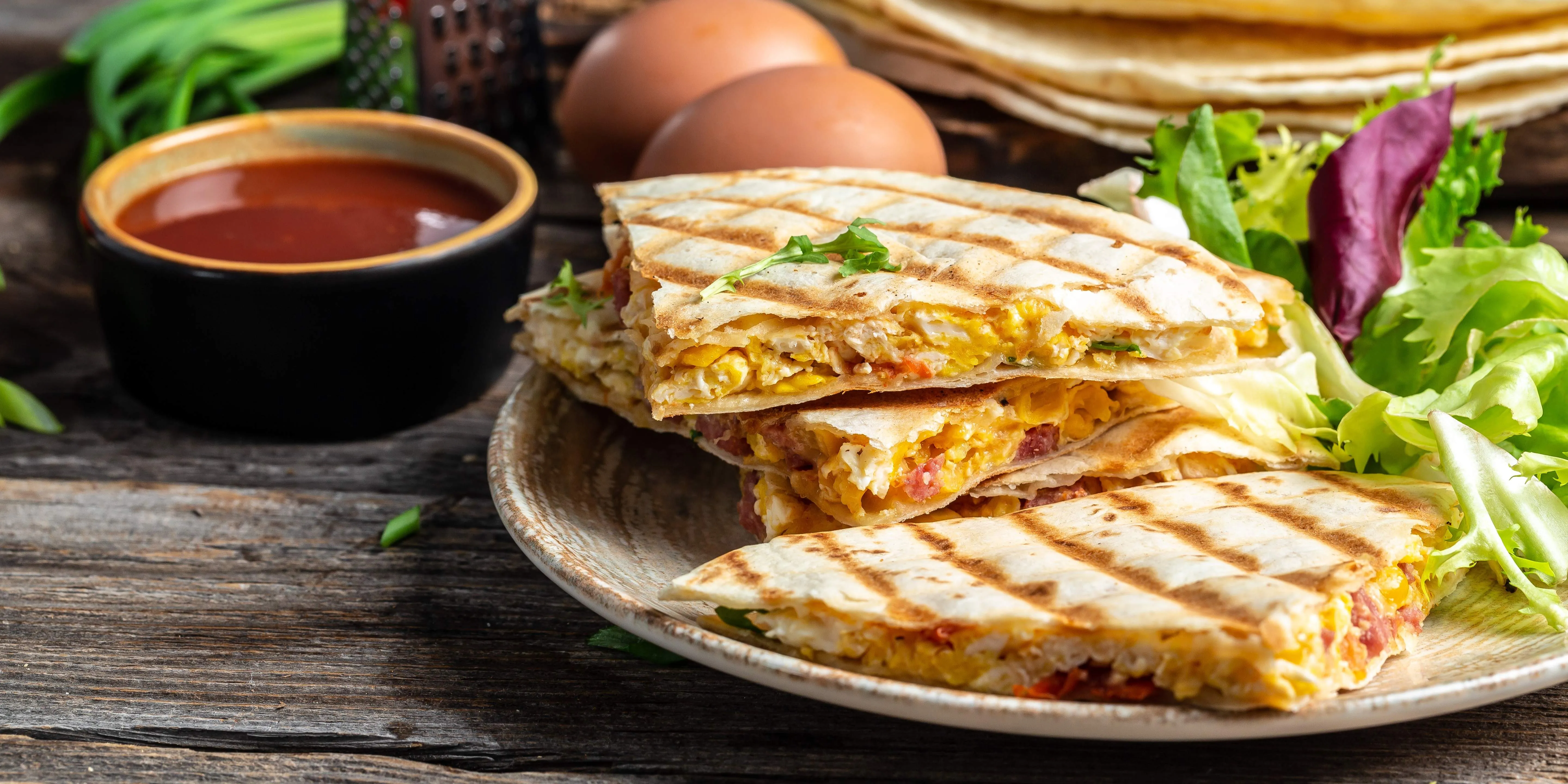 Banner Image of food from a premium restaurant offering fast delivery.