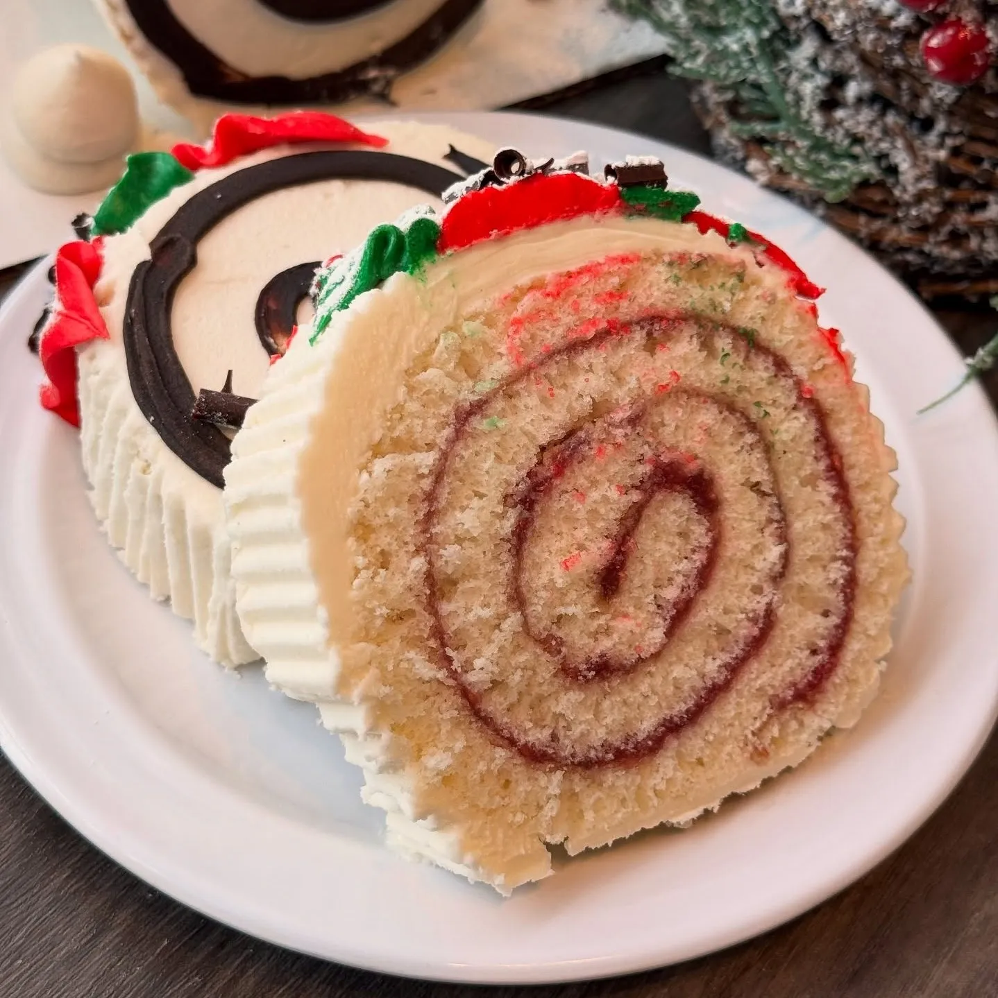 Gallery Image of food from a popular restaurant delivering online.1