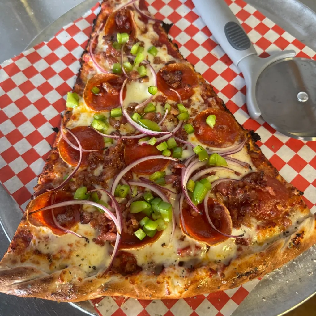 Gallery Image of food offered by a reliable online food delivery restaurant.