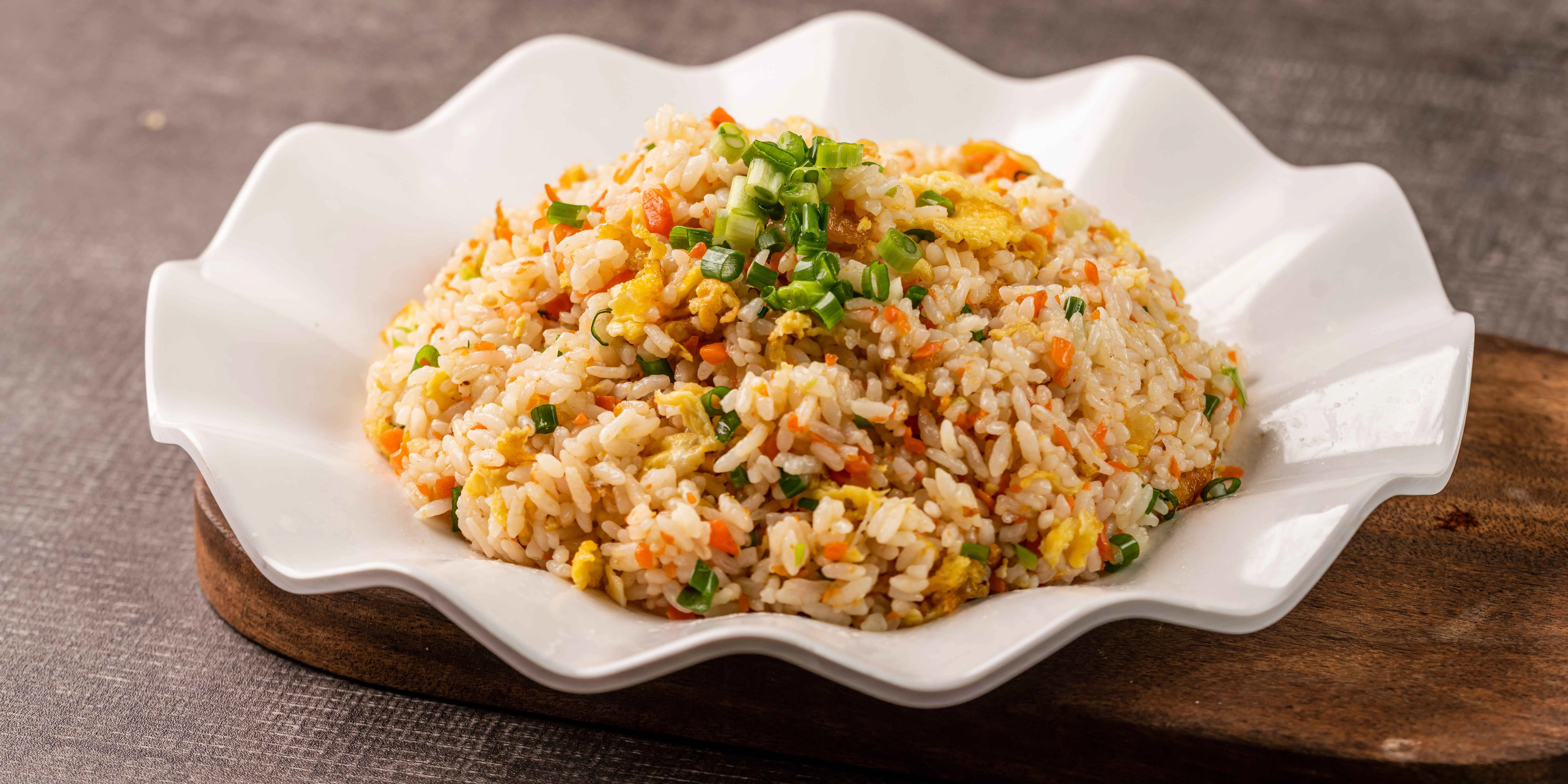 Banner Image of food available through quick and reliable food delivery.