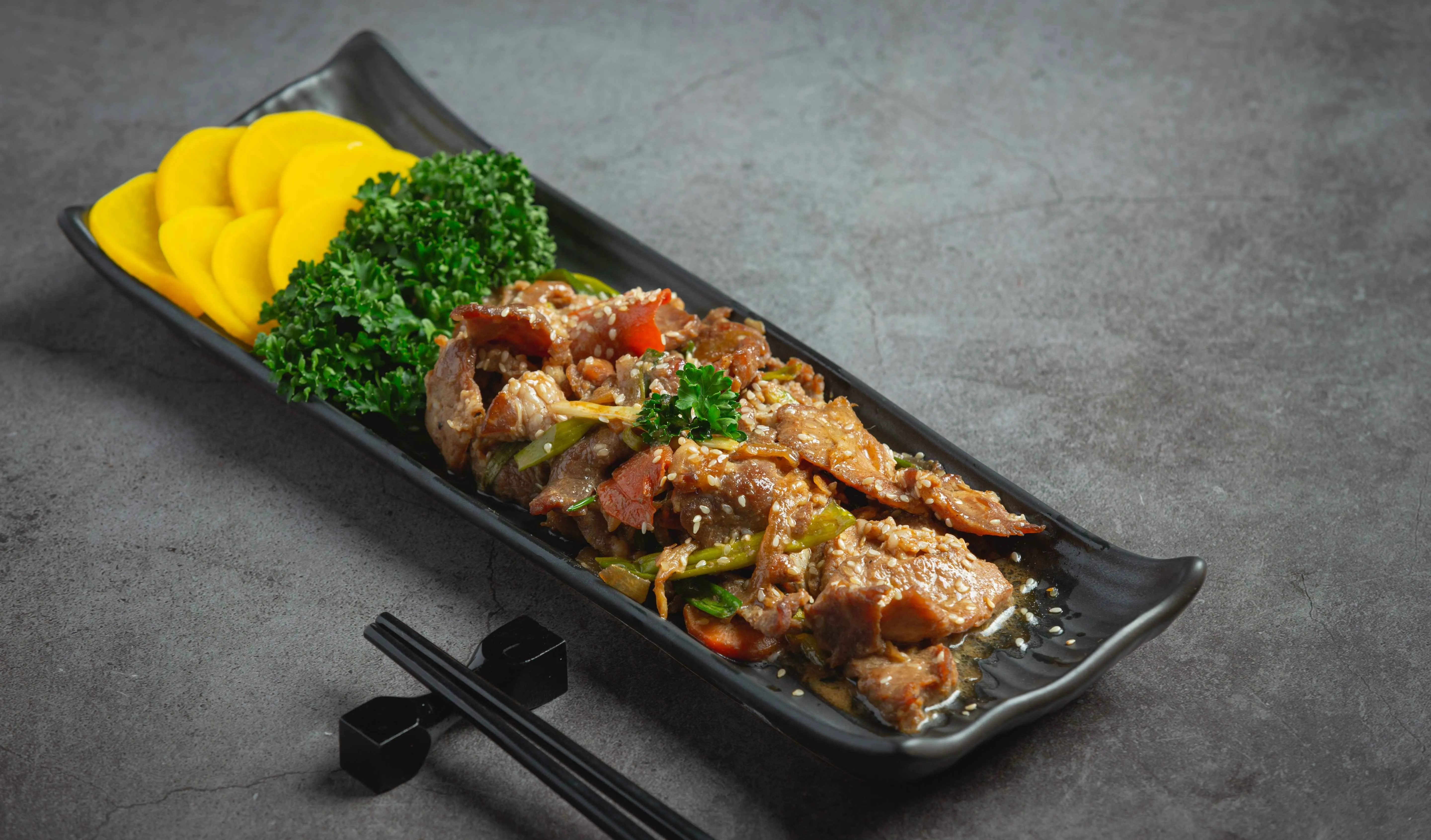 Banner Image of food from a popular restaurant delivering online.2
