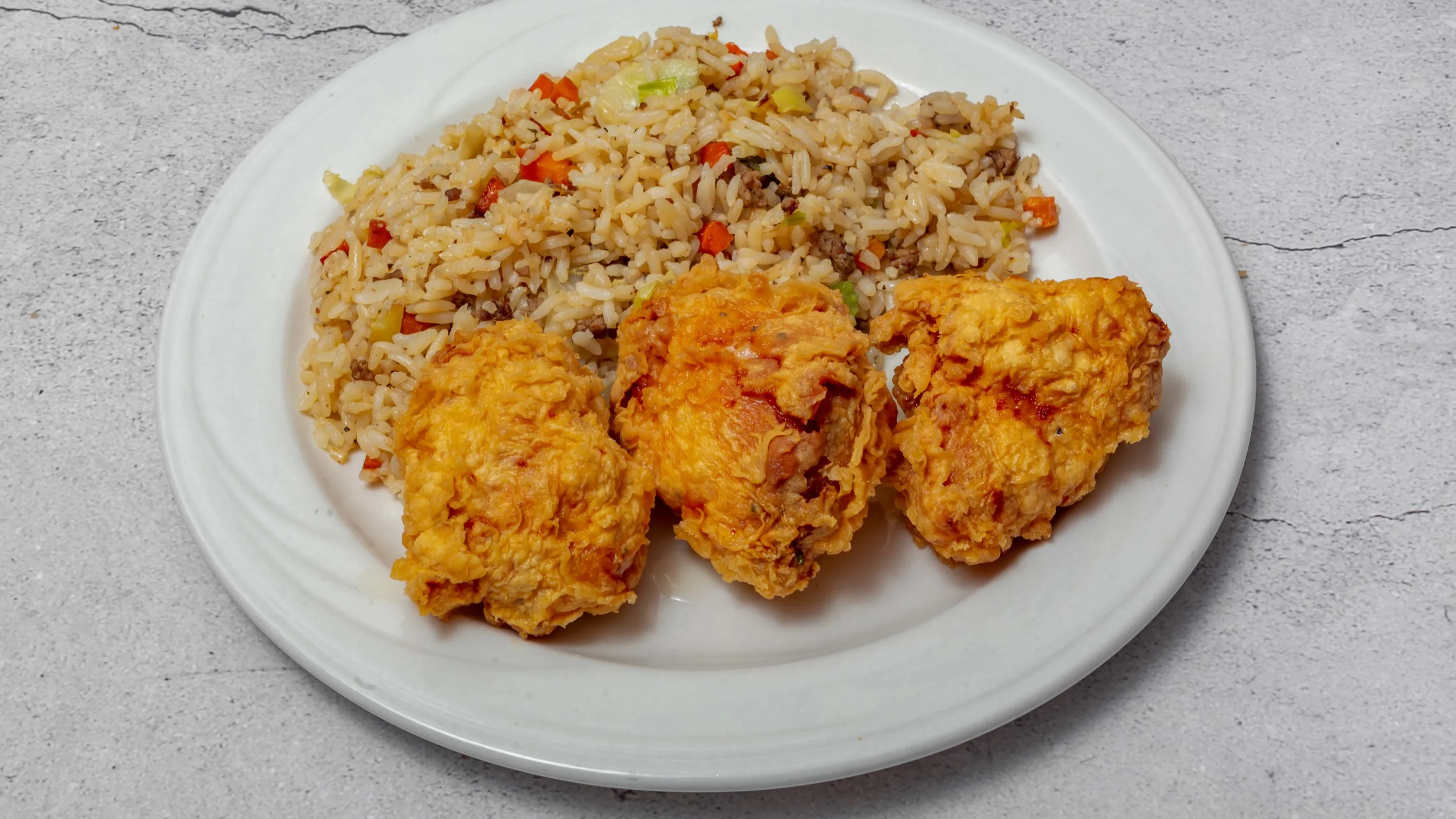 Banner Image of food from a premium restaurant offering fast delivery.3