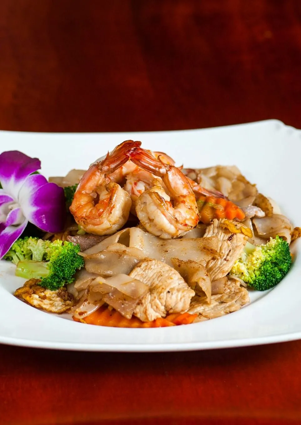 Mobile Banner Image of food offered by a reliable online food delivery restaurant.3