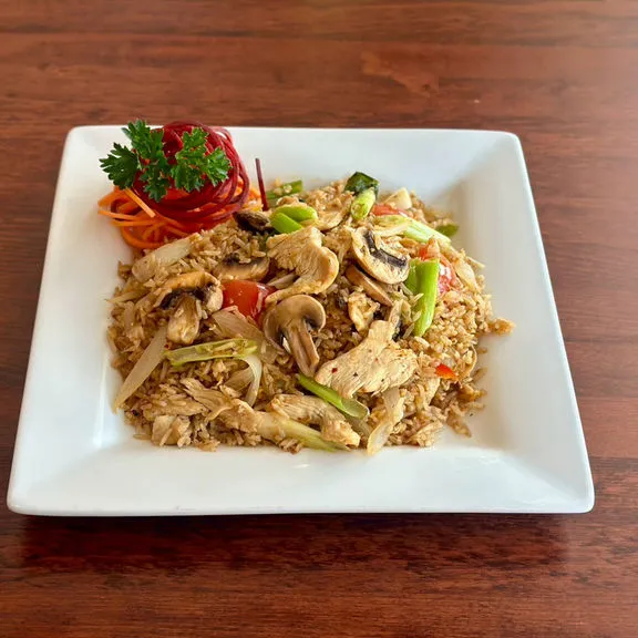 Gallery Image of food from a popular restaurant delivering online.2