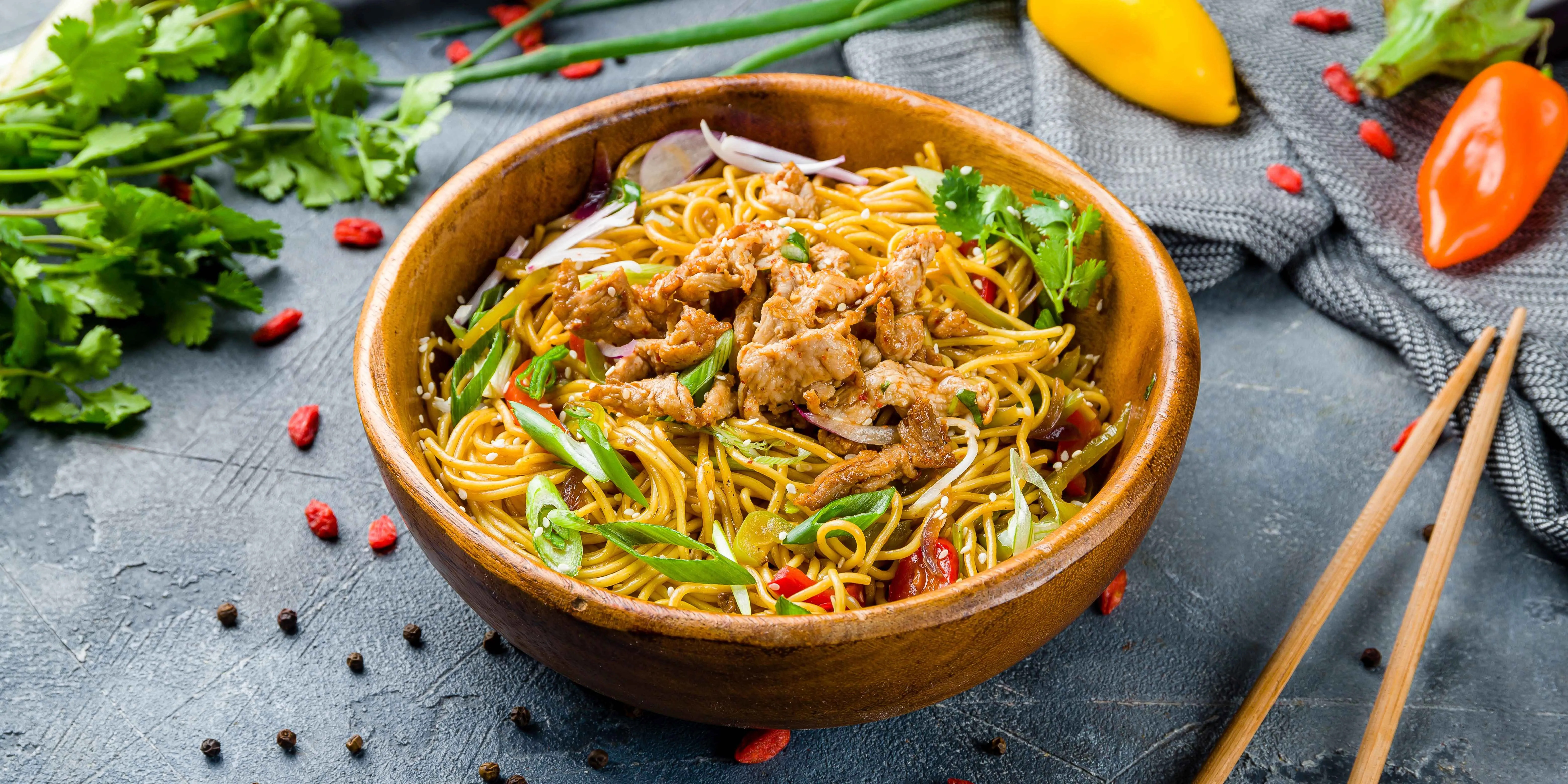 Banner Image of food offered by a reliable online food delivery restaurant.