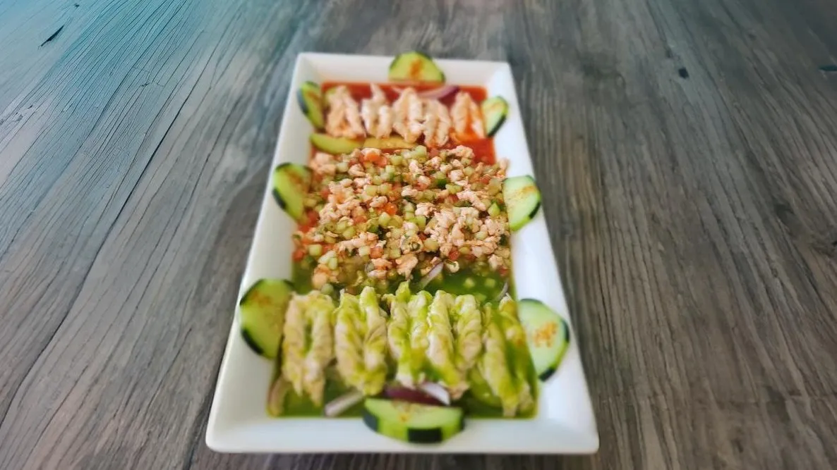 Banner Image of food from a popular restaurant delivering online.2