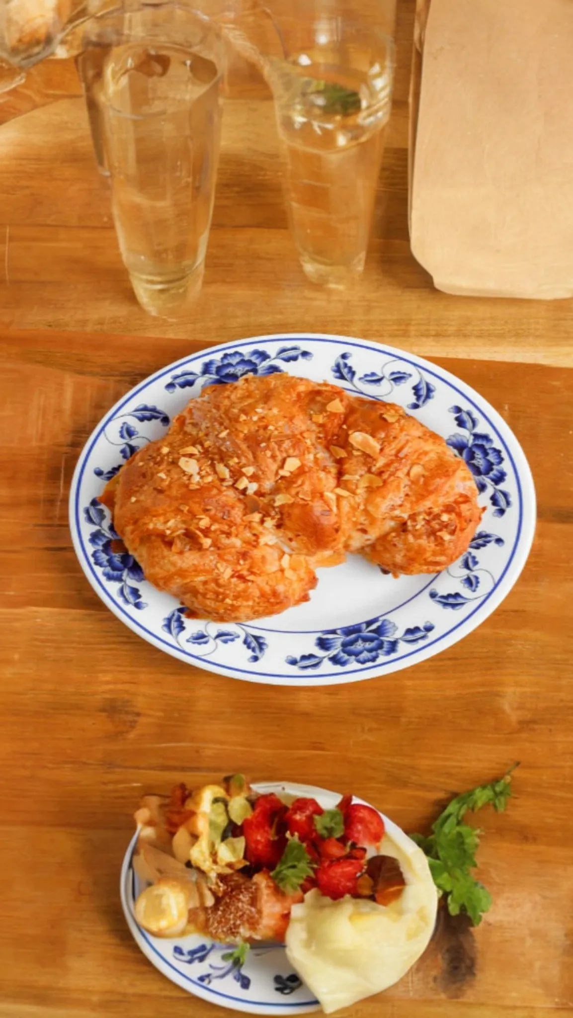 Mobile Banner Image of food served fresh by the best online delivery service.2