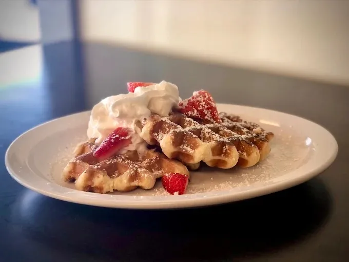 Gallery Image of food from a popular restaurant delivering online.3