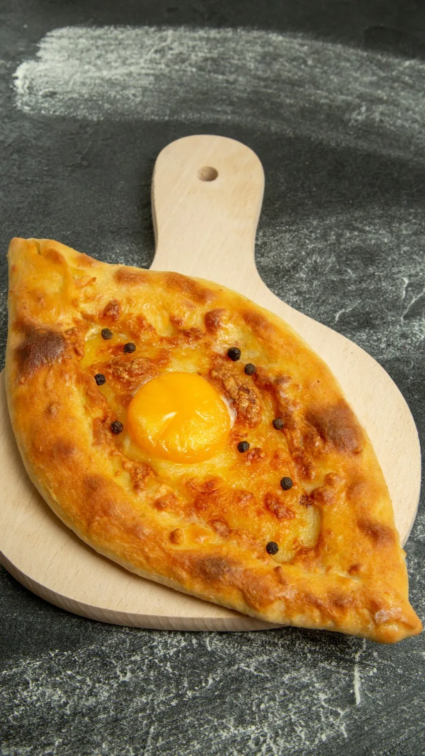 Banner Image of food from a popular restaurant delivering online.