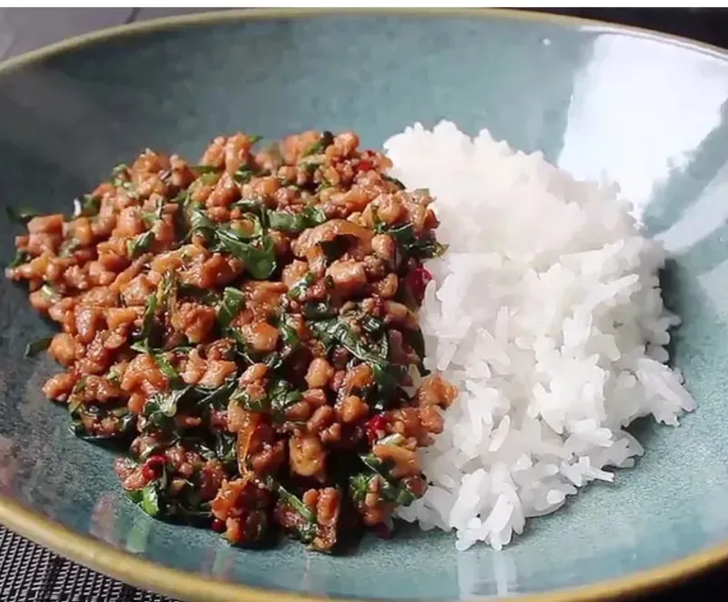 Gallery Image of food from a premium restaurant offering fast delivery.5