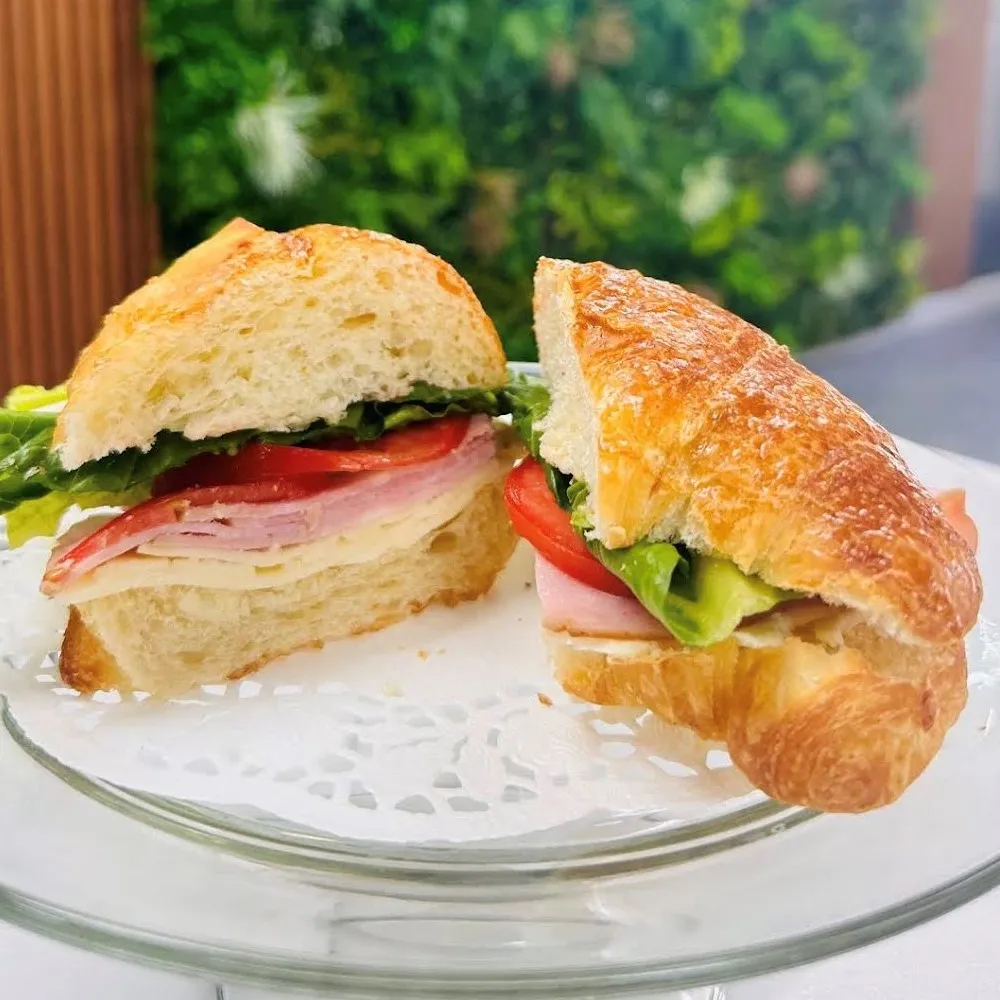 Gallery Image of food served with doorstep delivery from a leading restaurant. 3