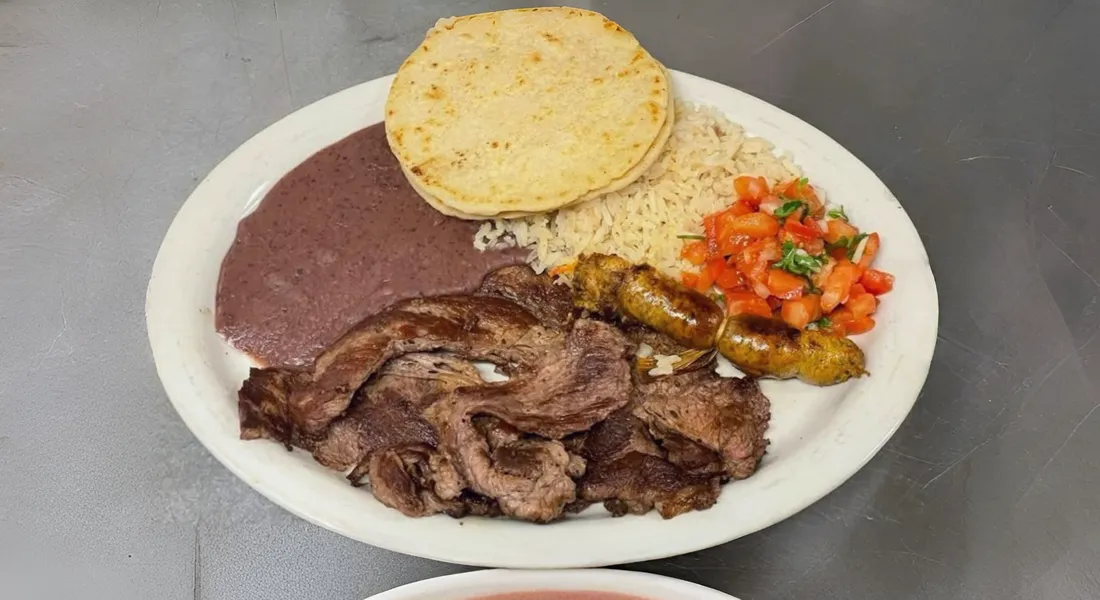 Banner Image of food from a popular restaurant delivering online.