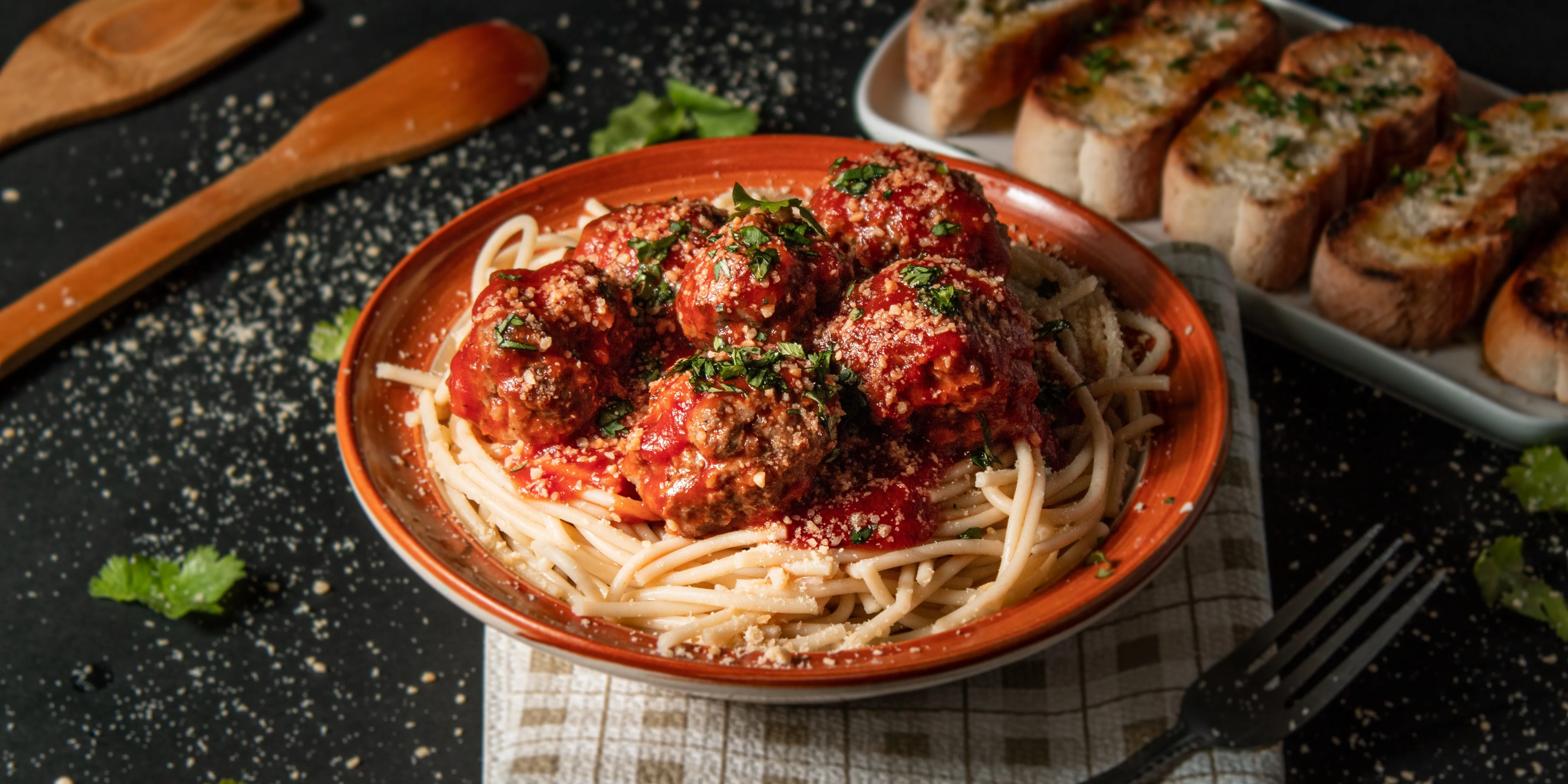 Banner Image of food offered by a reliable online food delivery restaurant.