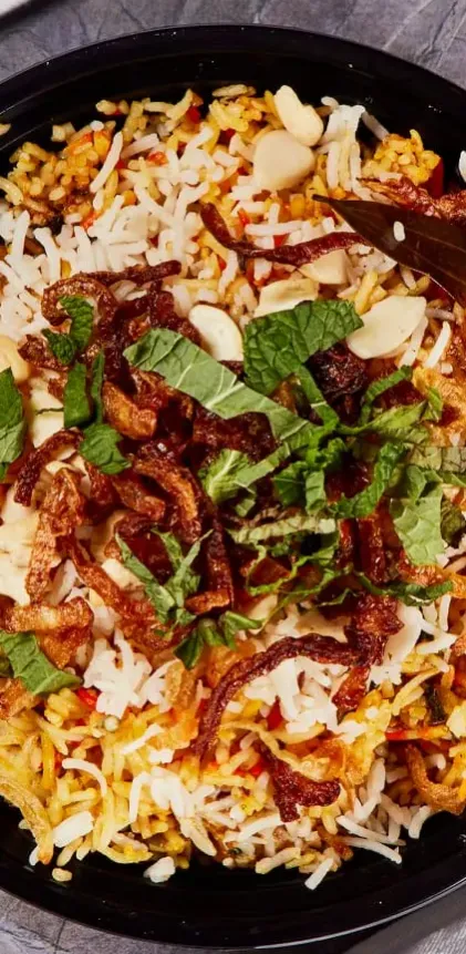 Banner Image of food served with doorstep delivery from a leading restaurant.