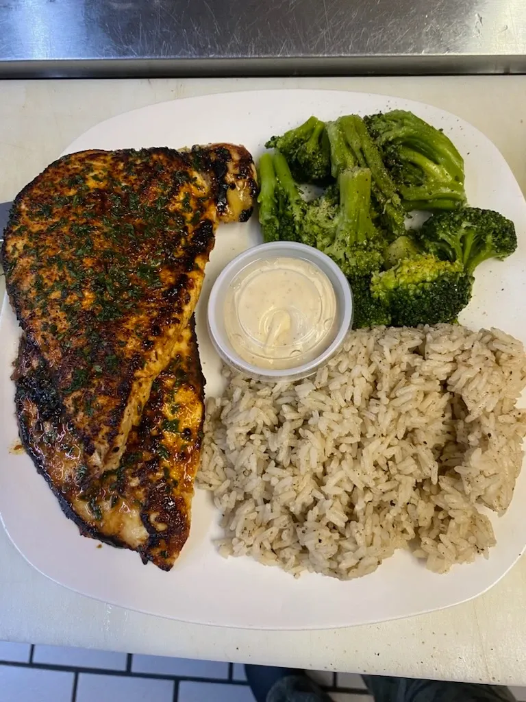 Best American,Burgers cuisine near me - Authentic dishes at The Peeple Co..