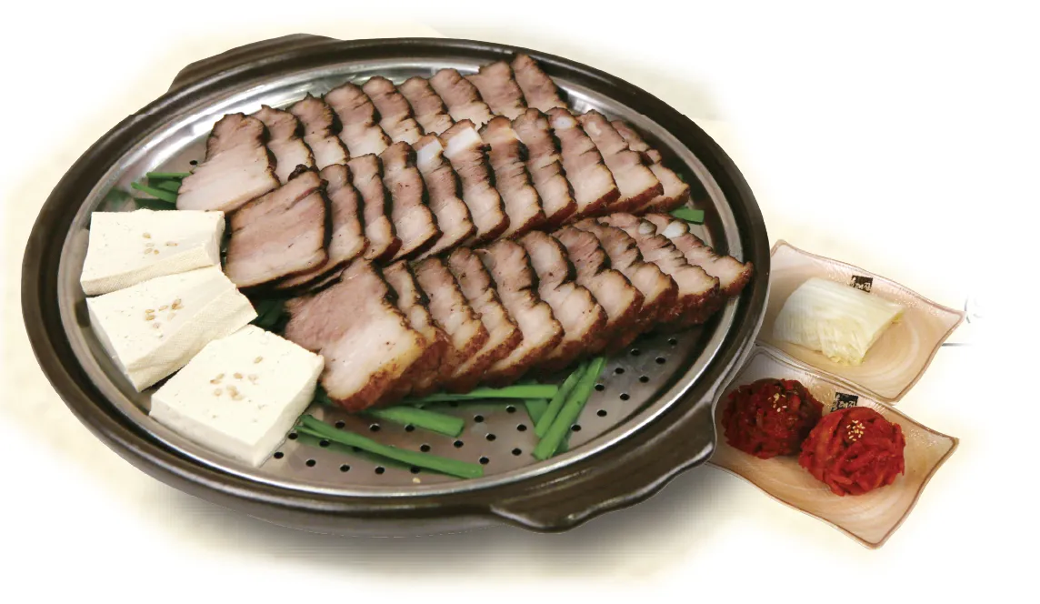 Signature Korean delicacies handcrafted by Yukdaejang expert chefs.