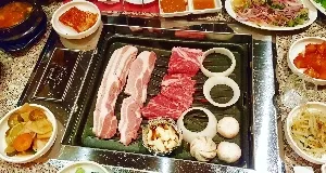 About Image of food from a top-rated restaurant for home delivery