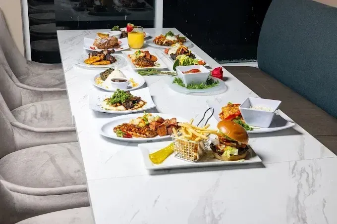 About Image of food from a top-rated restaurant for home delivery