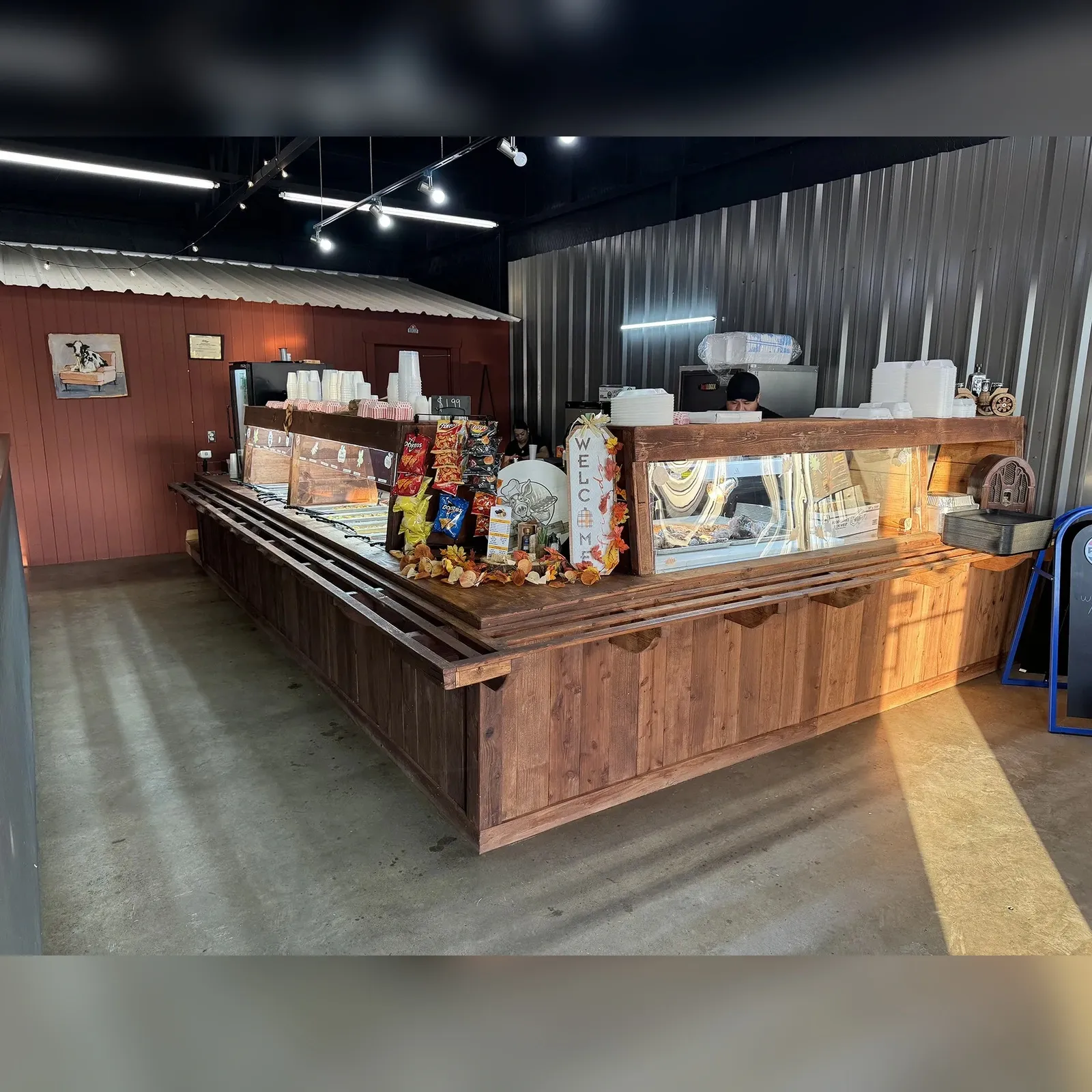  Gallery Image 20 - Interior and Food