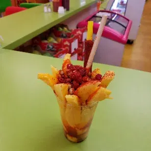  Gallery Image 35 - Interior and Food