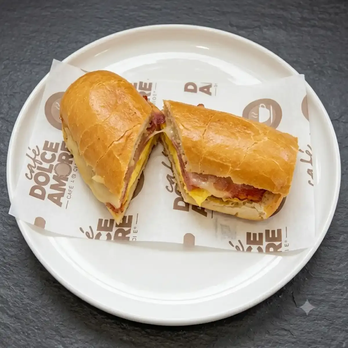  Gallery Image 40 - Interior and Food