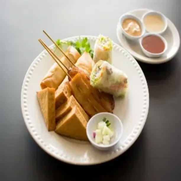  Gallery Image 31 - Interior and Food